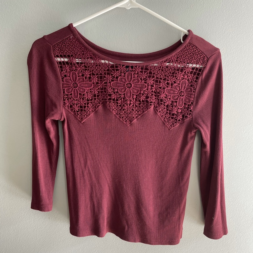 American Eagle Cropped Mid Sleeve